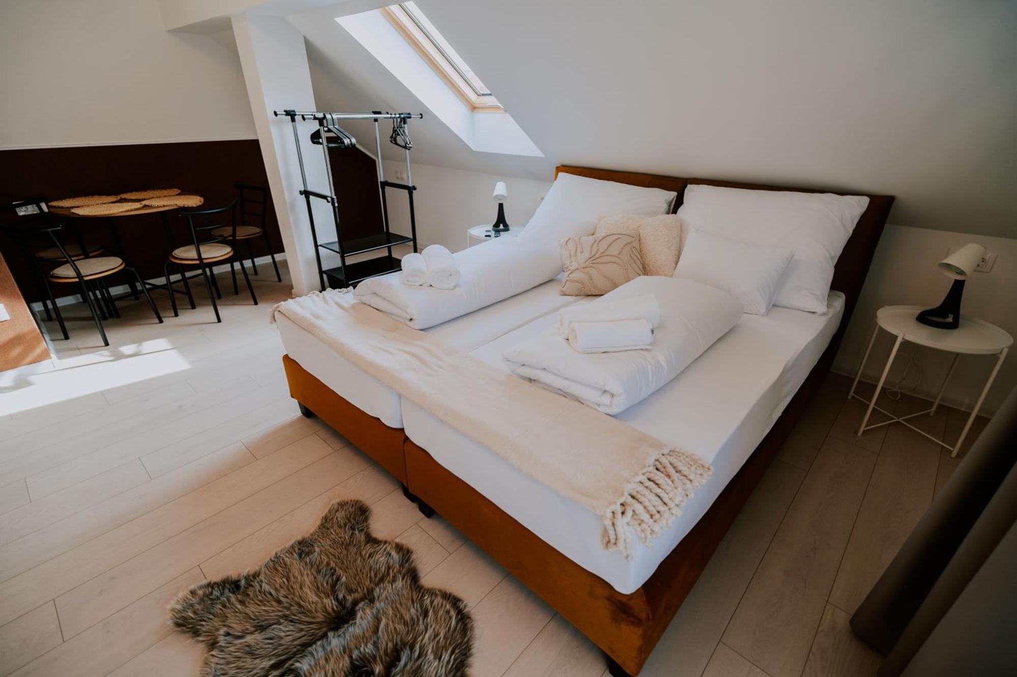 Maison De Luxe Szeged Luaran gambar