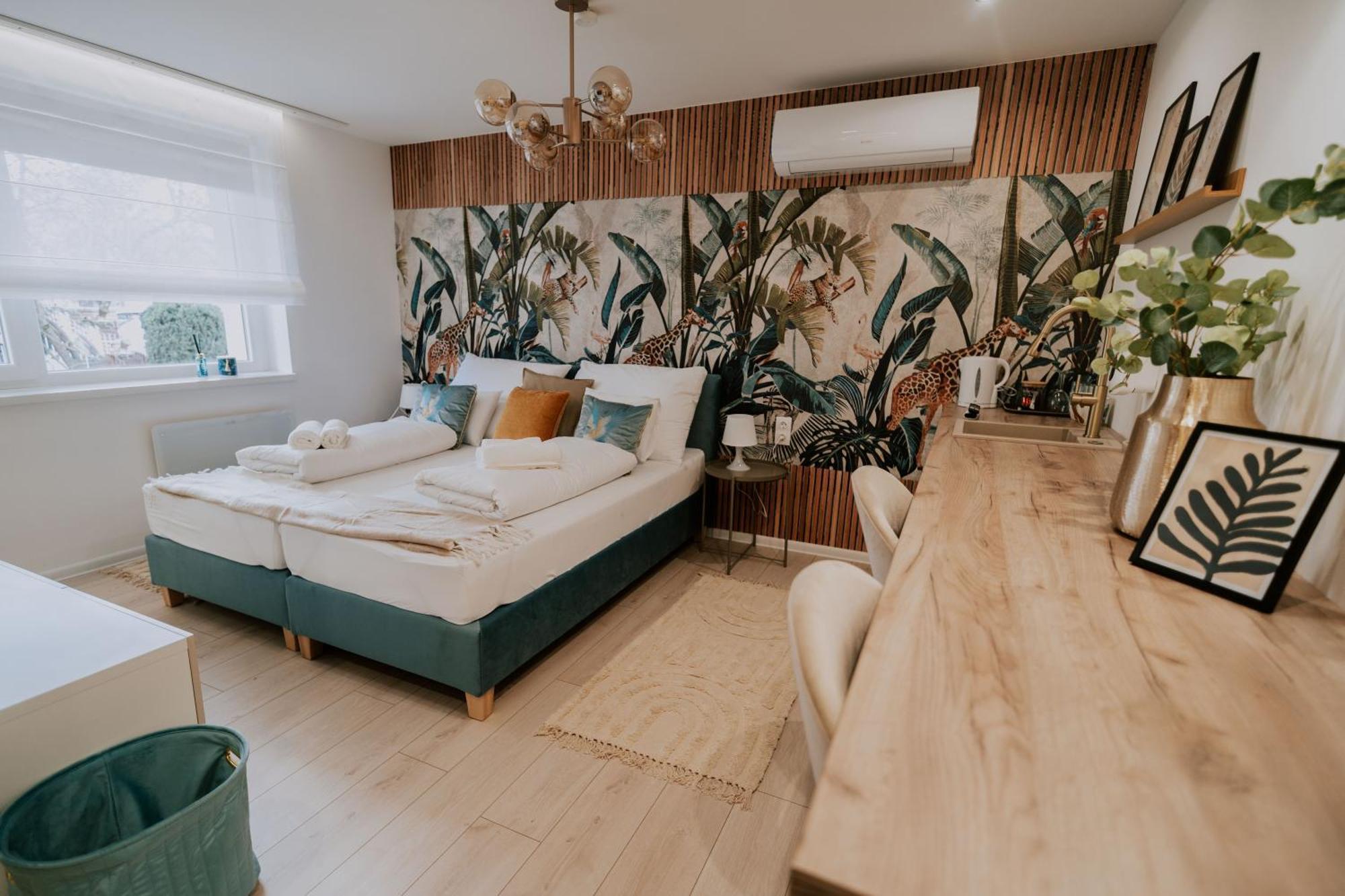 Maison De Luxe Szeged Luaran gambar